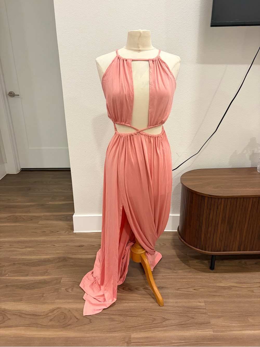 Women’s Halter Cutout Maxi Dress in Dusty Rose - Picture 7 of 8